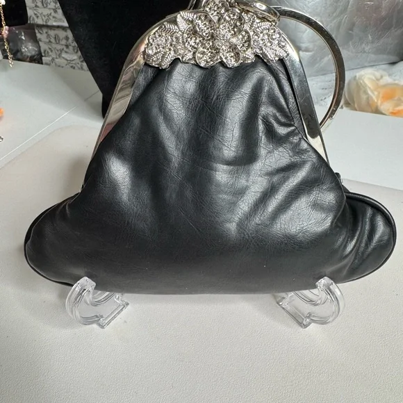 Elegant Black Quilted Women's Evening Bag - Picture 2 of 5